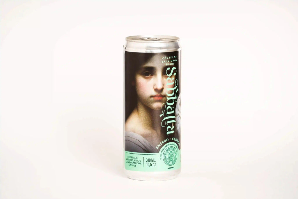 Coctel de Sauvignon Blanc Embrujados con Enebro y Cedrón